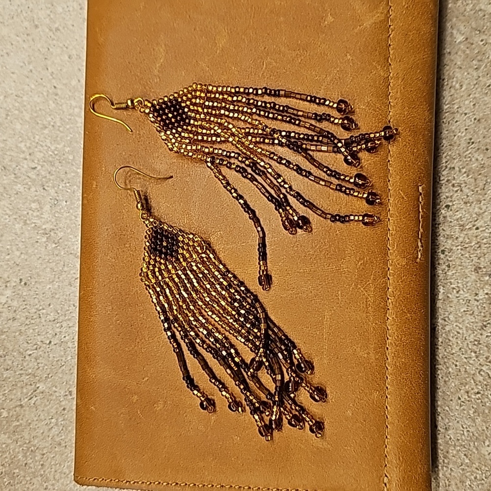Beaded earrings - Picture 2 of 3